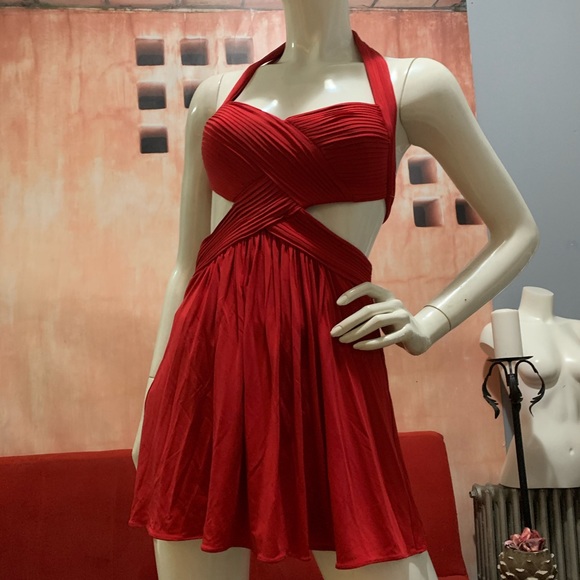 BCBG red sweetheart halter with open back - Picture 2 of 8